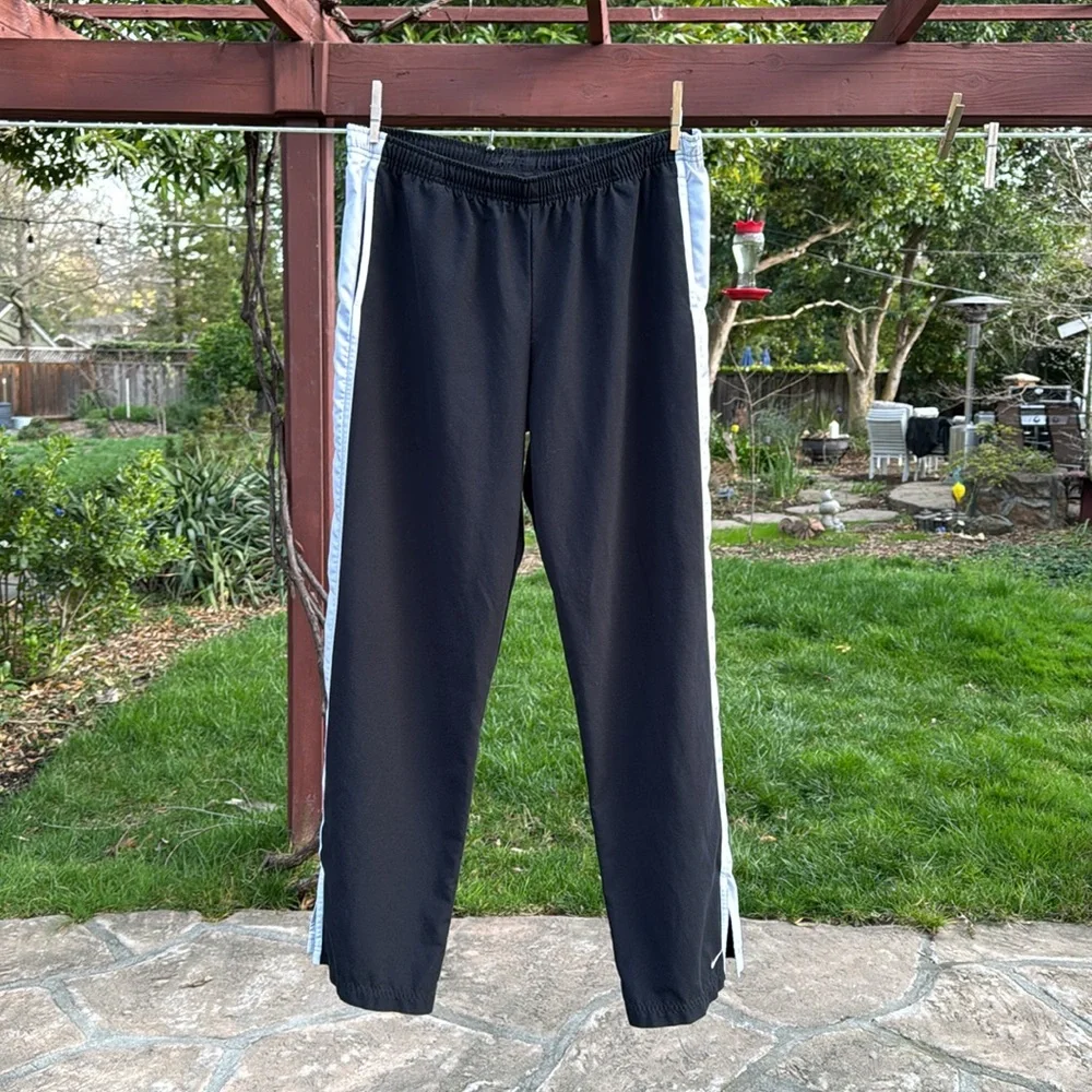 ✔️ NIKE; Black Work Out; Hang Out Pants w/White Side Stripes in Misses Size Lg!! - Picture 2 of 11